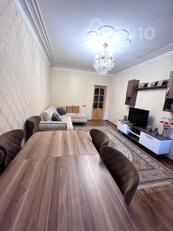 Satılır 3 otaqlı köhnə tikili 90 m²