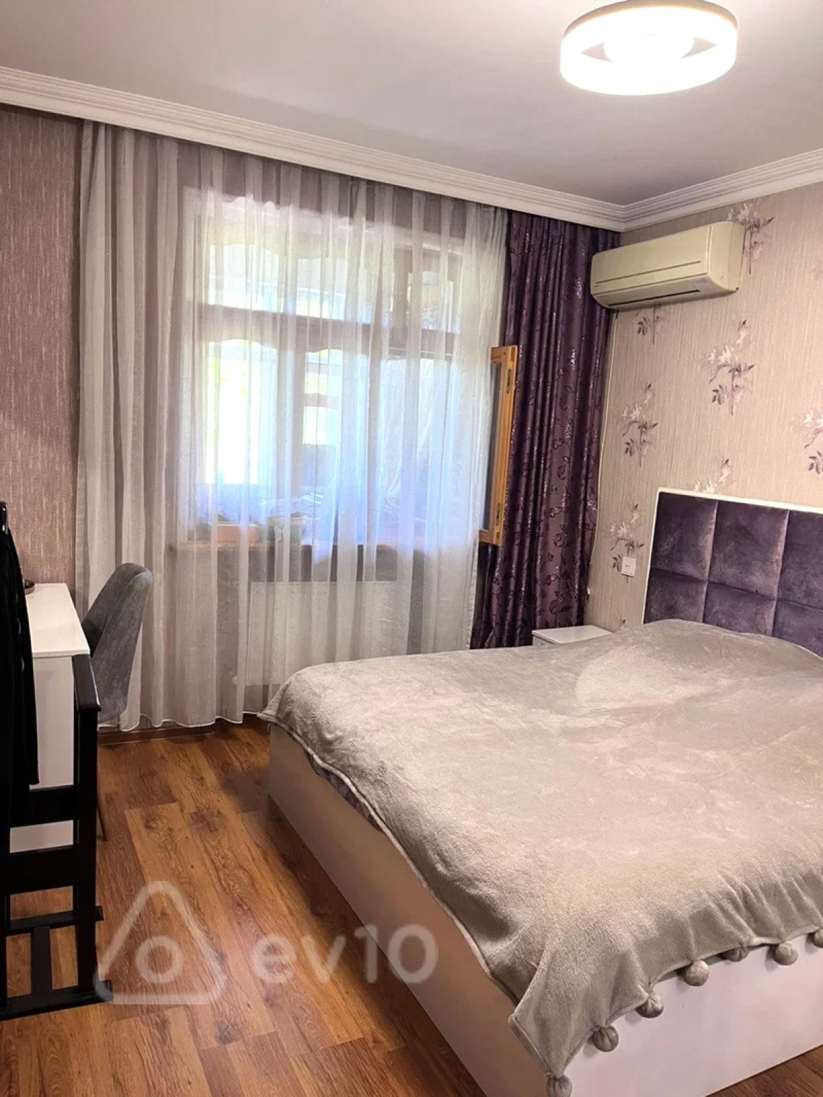 Satılır 3 otaqlı köhnə tikili 90 m²