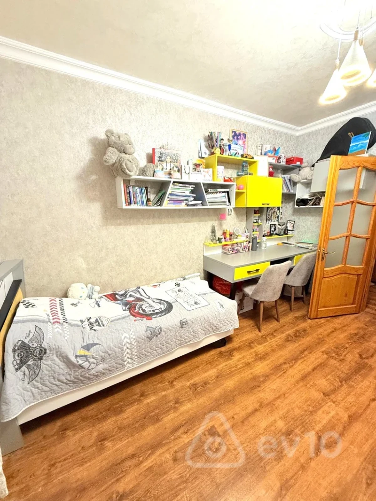Satılır 3 otaqlı köhnə tikili 90 m²
