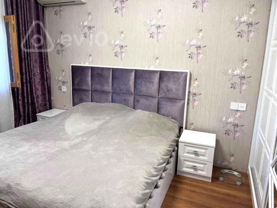 Satılır 3 otaqlı köhnə tikili 90 m²