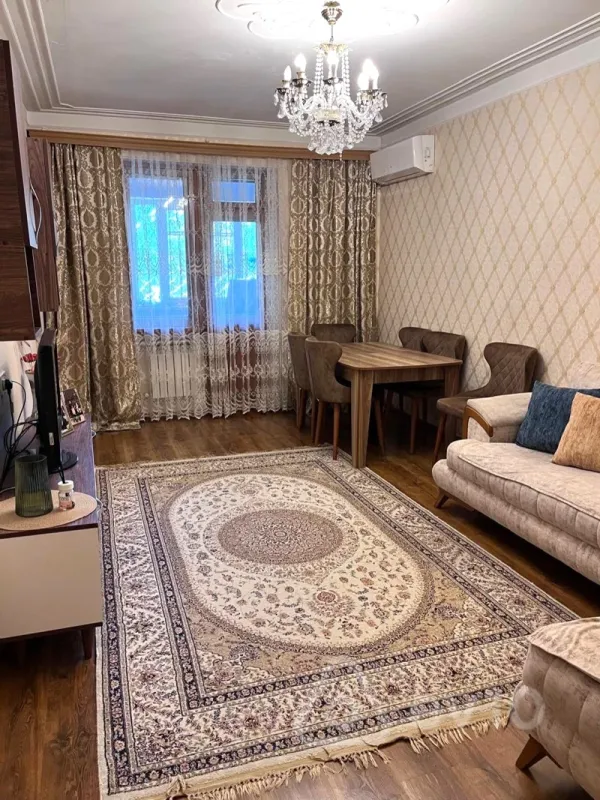 Satılır 3 otaqlı köhnə tikili 90 m²