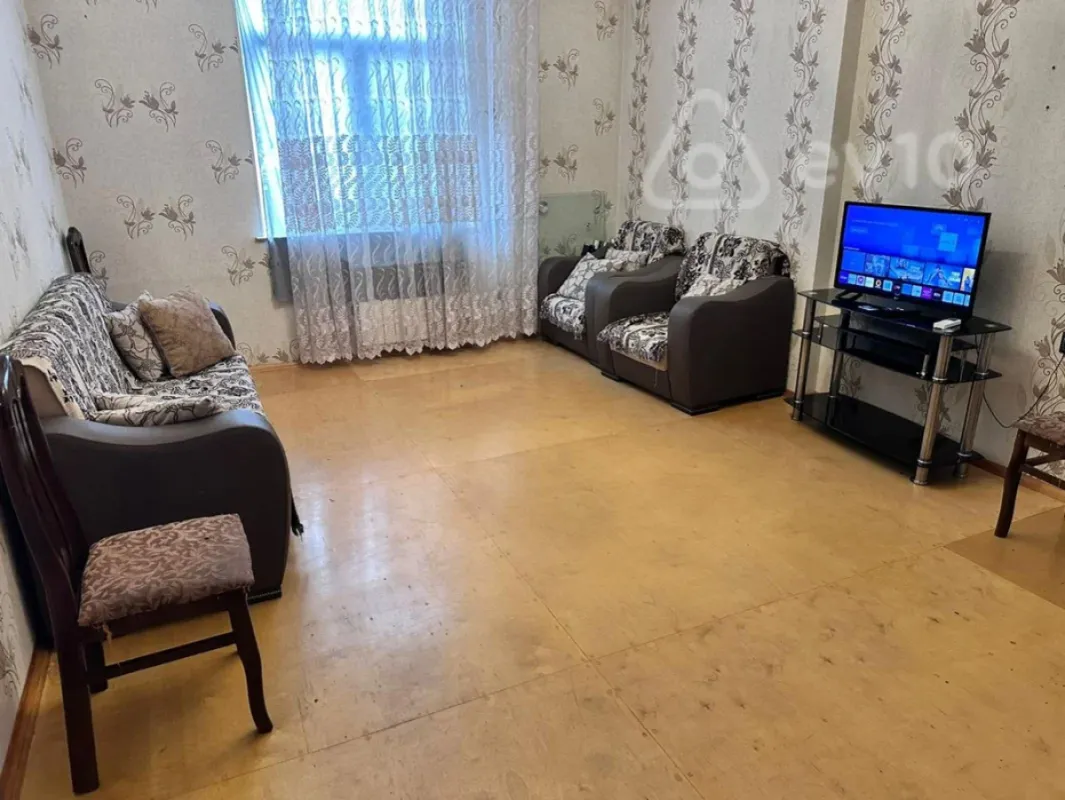 Kirayə verilir 2 otaqlı yeni tikili 65 m²