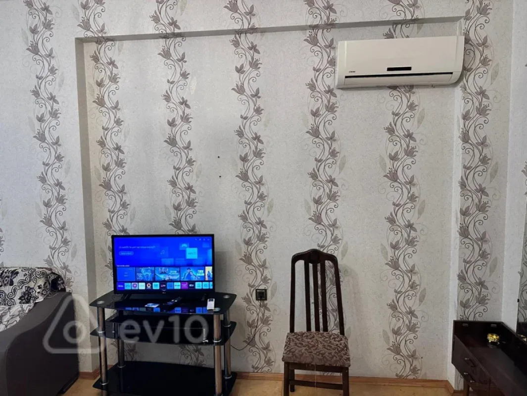 Kirayə verilir 2 otaqlı yeni tikili 65 m²