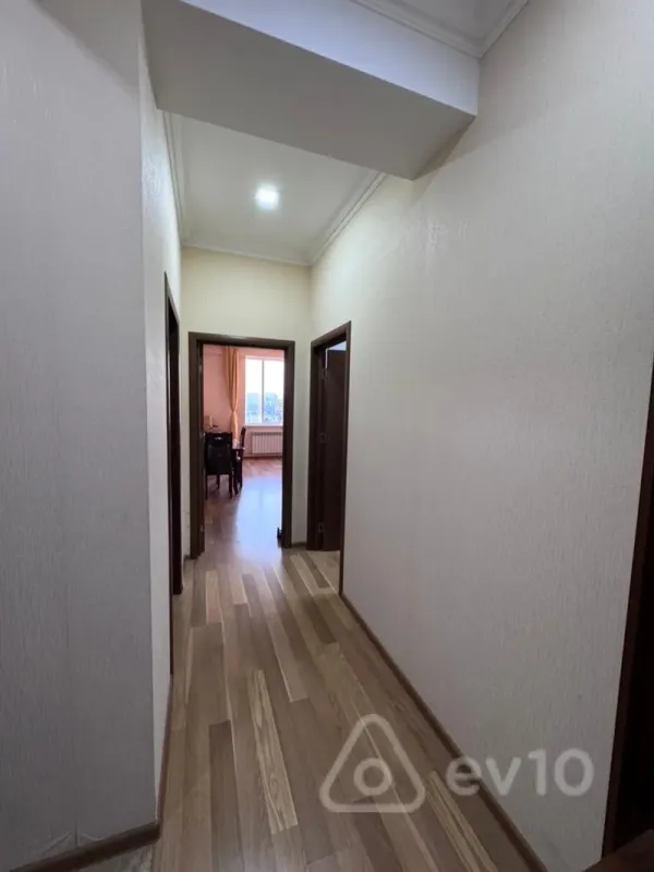 Kirayə verilir 2 otaqlı yeni tikili 60 m²