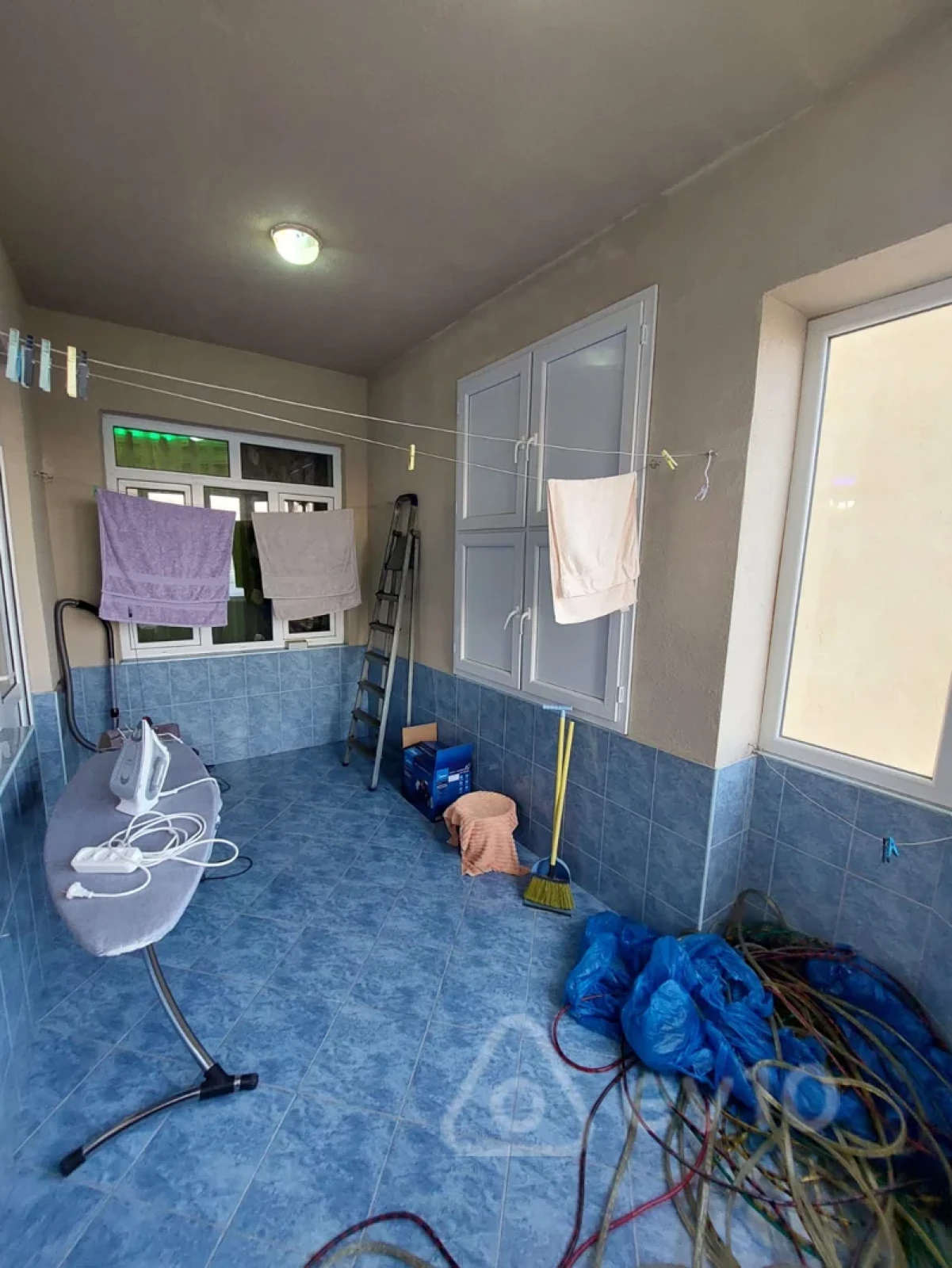 Kirayə verilir 4 otaqlı yeni tikili 193 m²