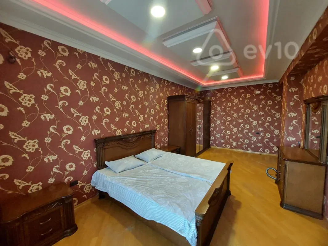 Kirayə verilir 4 otaqlı yeni tikili 193 m²