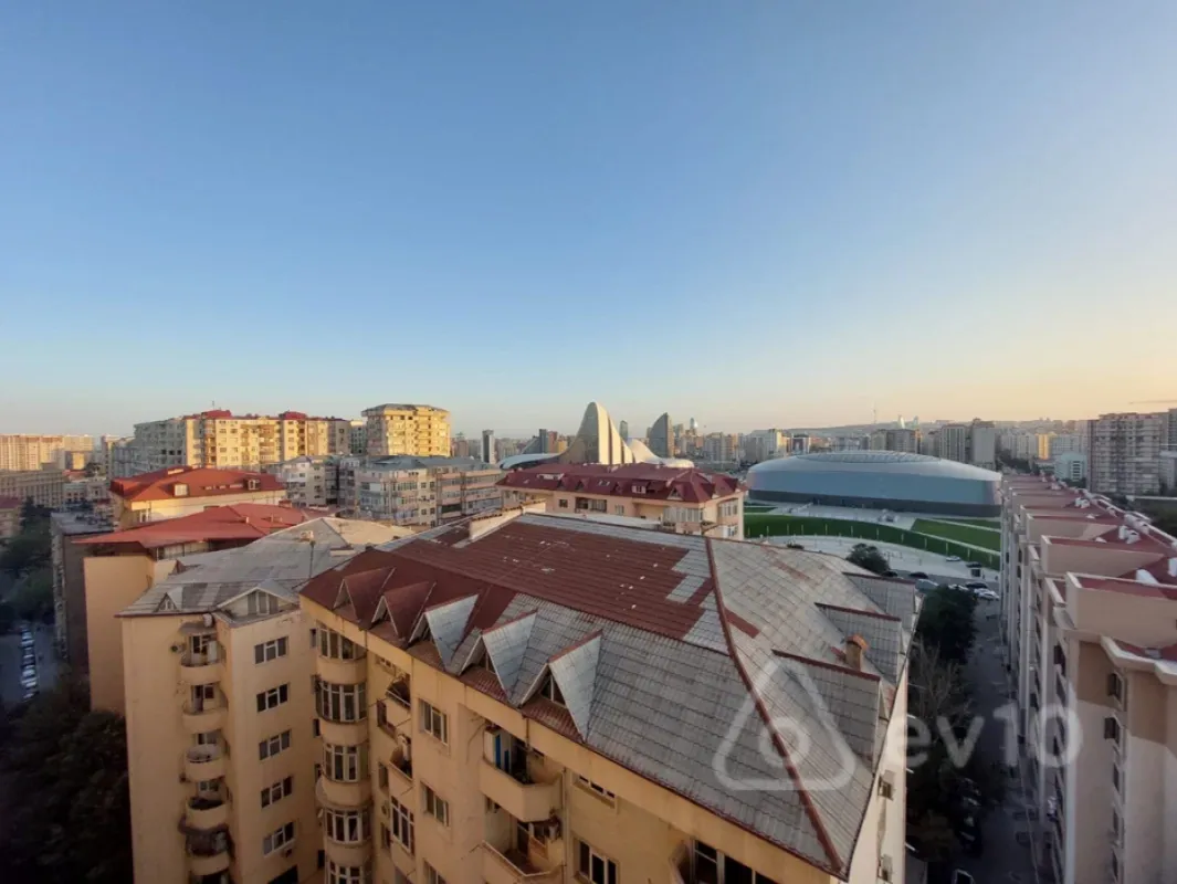 Kirayə verilir 4 otaqlı yeni tikili 193 m²