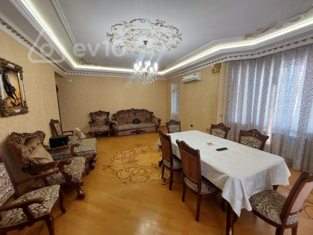 Kirayə verilir 4 otaqlı yeni tikili 193 m²