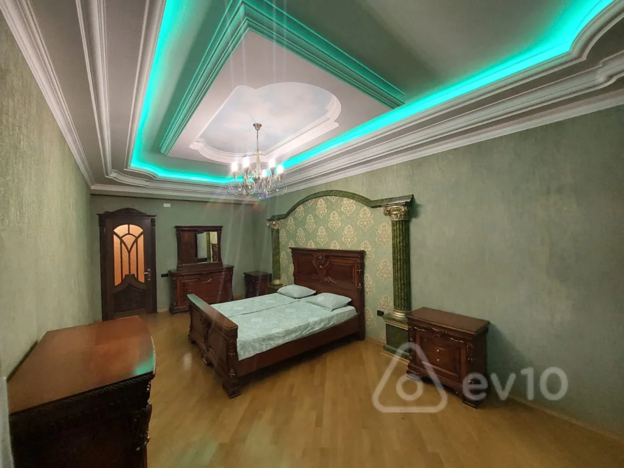 Kirayə verilir 4 otaqlı yeni tikili 193 m²