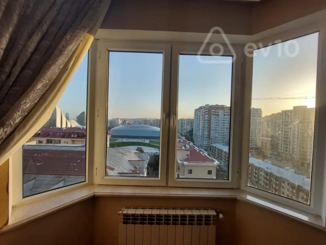 Kirayə verilir 4 otaqlı yeni tikili 193 m²