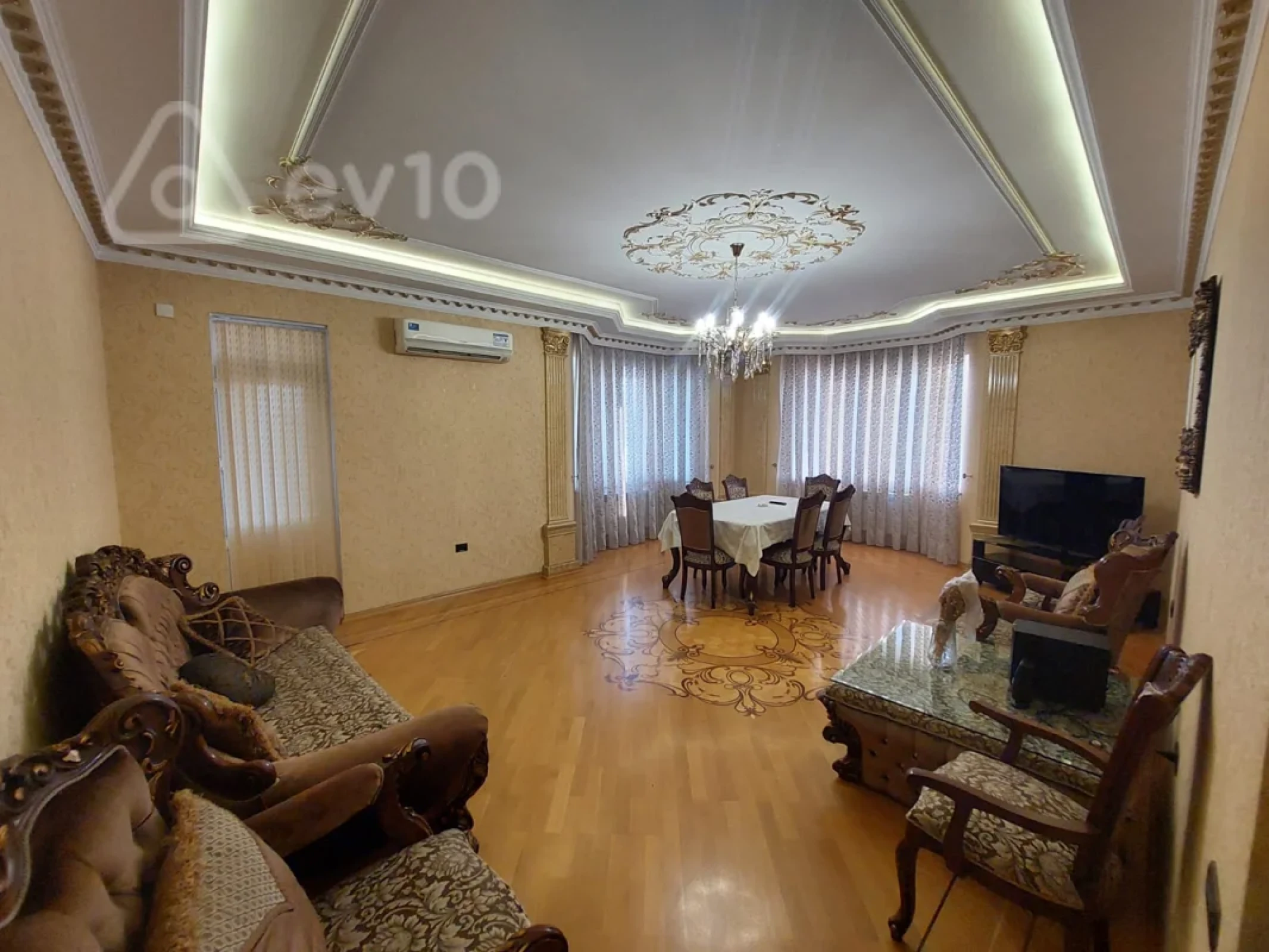 Kirayə verilir 4 otaqlı yeni tikili 193 m²