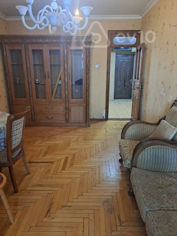 Kirayə verilir 2 otaqlı köhnə tikili 60 m²