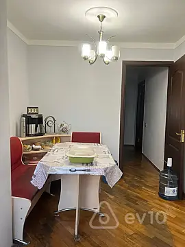 Satılır 3 otaqlı köhnə tikili 75 m²
