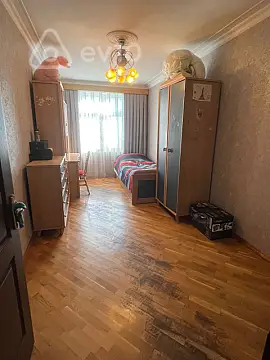 Satılır 3 otaqlı köhnə tikili 75 m²