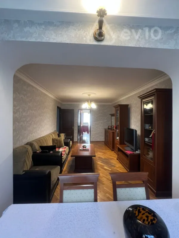 Satılır 3 otaqlı köhnə tikili 75 m²