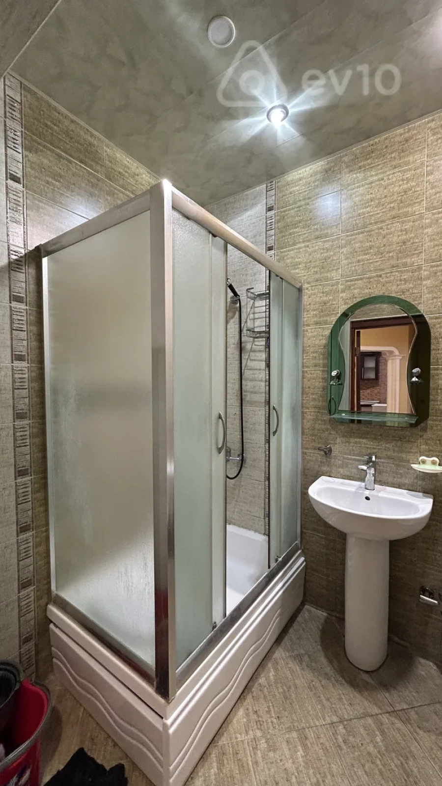 Kirayə verilir 3 otaqlı yeni tikili 90 m²