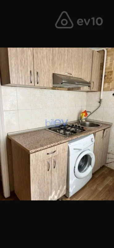 Kirayə verilir 2 otaqlı köhnə tikili 42 m²