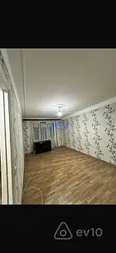 Kirayə verilir 2 otaqlı köhnə tikili 42 m²