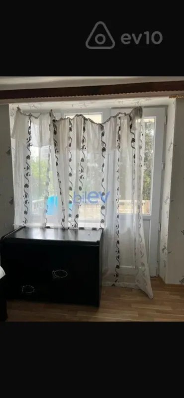 Kirayə verilir 2 otaqlı köhnə tikili 42 m²