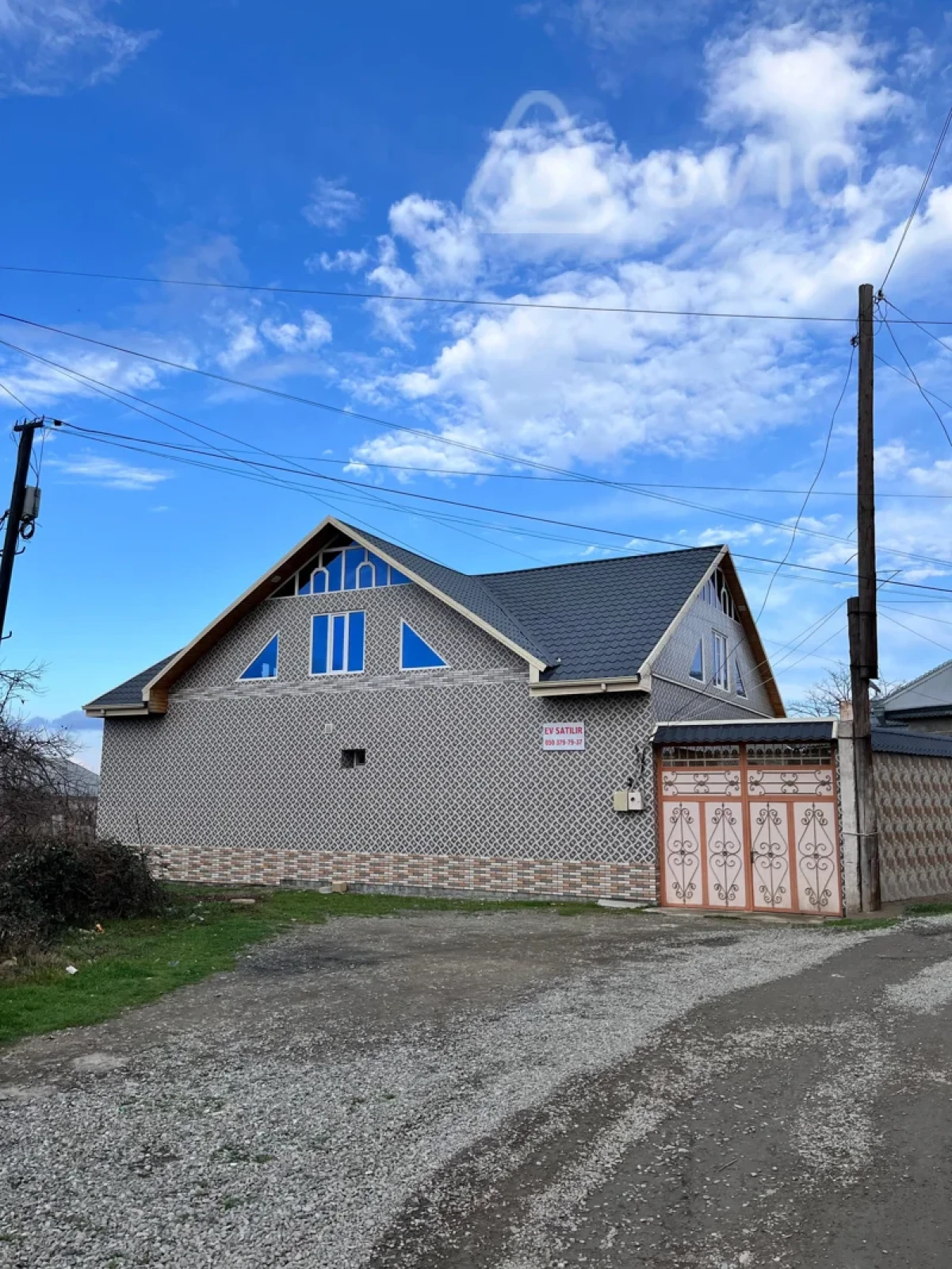 Satılır 4 otaqlı köhnə tikili 150 m²