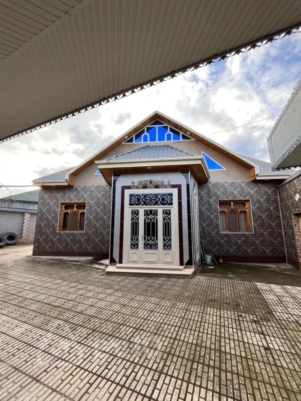 Satılır 4 otaqlı köhnə tikili 150 m²