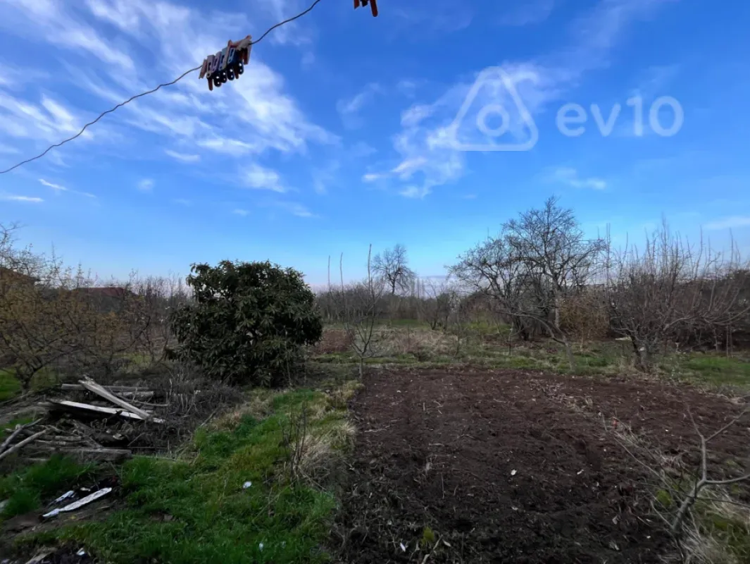 Satılır 4 otaqlı köhnə tikili 150 m²