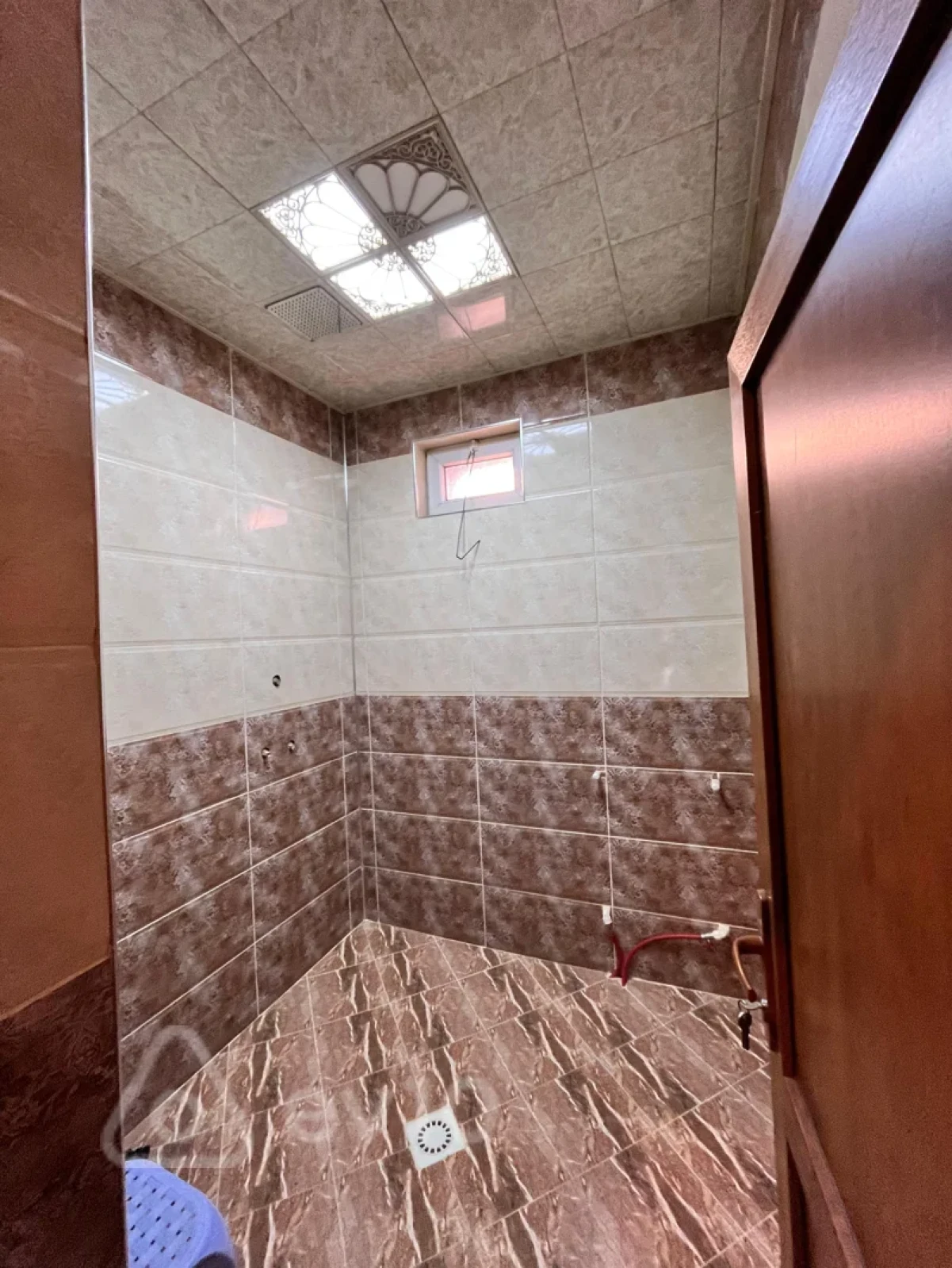 Satılır 4 otaqlı köhnə tikili 150 m²