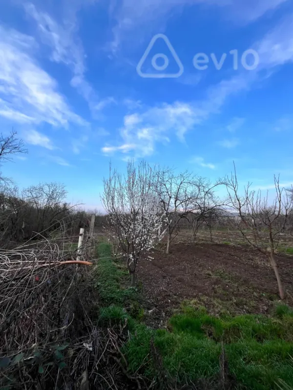 Satılır 4 otaqlı köhnə tikili 150 m²