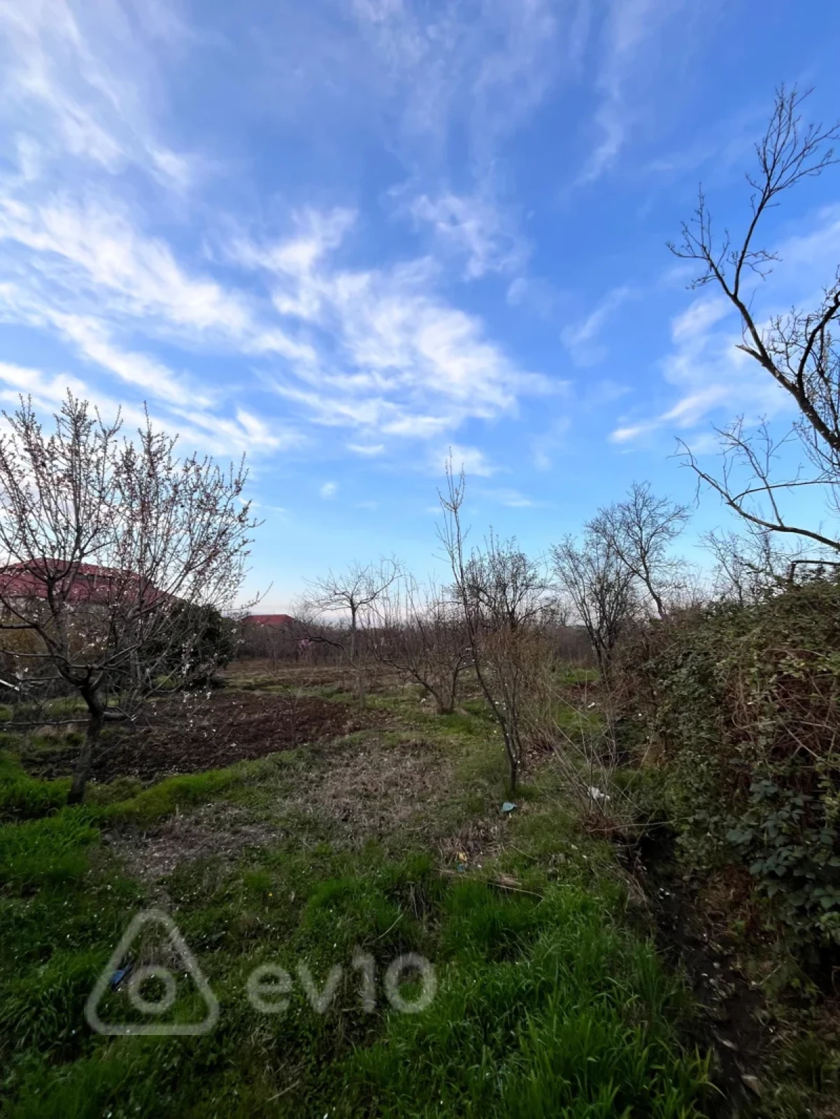 Satılır 4 otaqlı köhnə tikili 150 m²