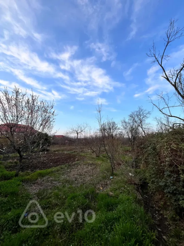 Satılır 4 otaqlı köhnə tikili 150 m²