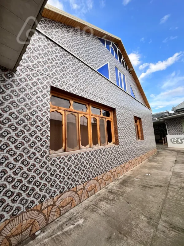 Satılır 4 otaqlı köhnə tikili 150 m²