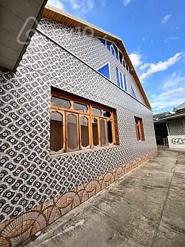 Satılır 4 otaqlı köhnə tikili 150 m²