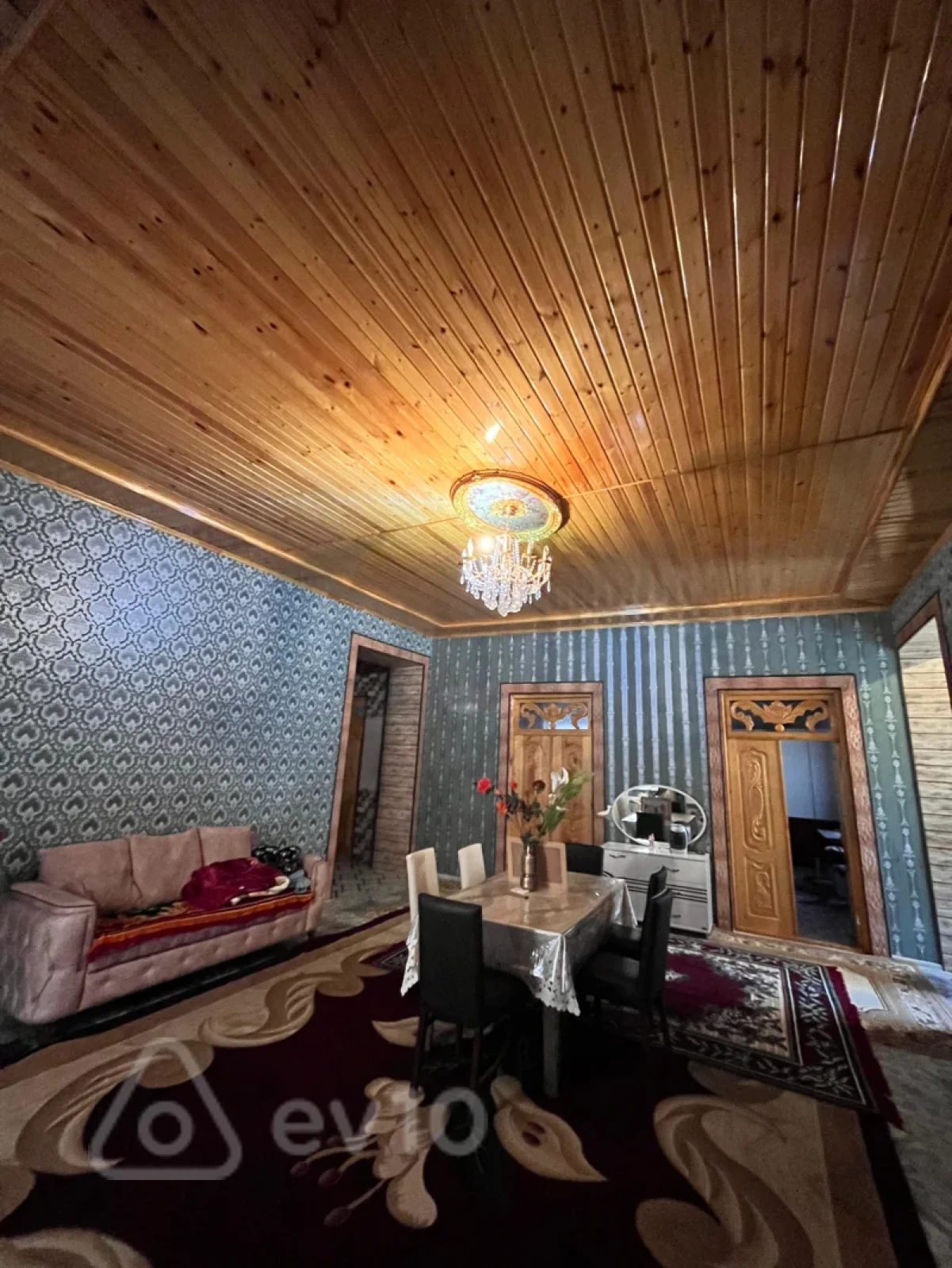 Satılır 4 otaqlı köhnə tikili 150 m²