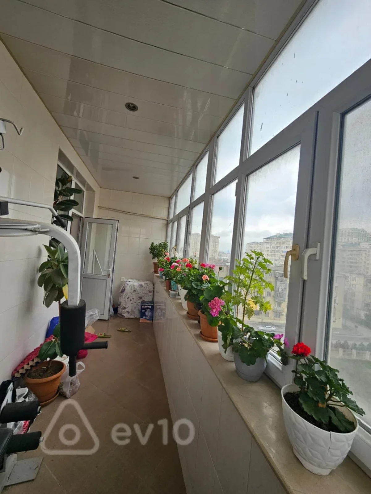 Satılır 3 otaqlı yeni tikili 155 m²