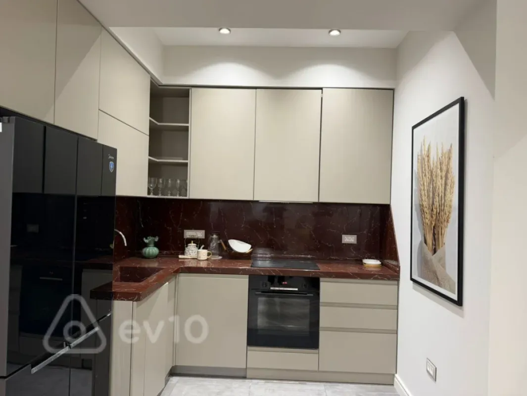 Kirayə verilir 2 otaqlı yeni tikili 68 m²