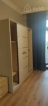 Kirayə verilir 3 otaqlı yeni tikili 170 m²