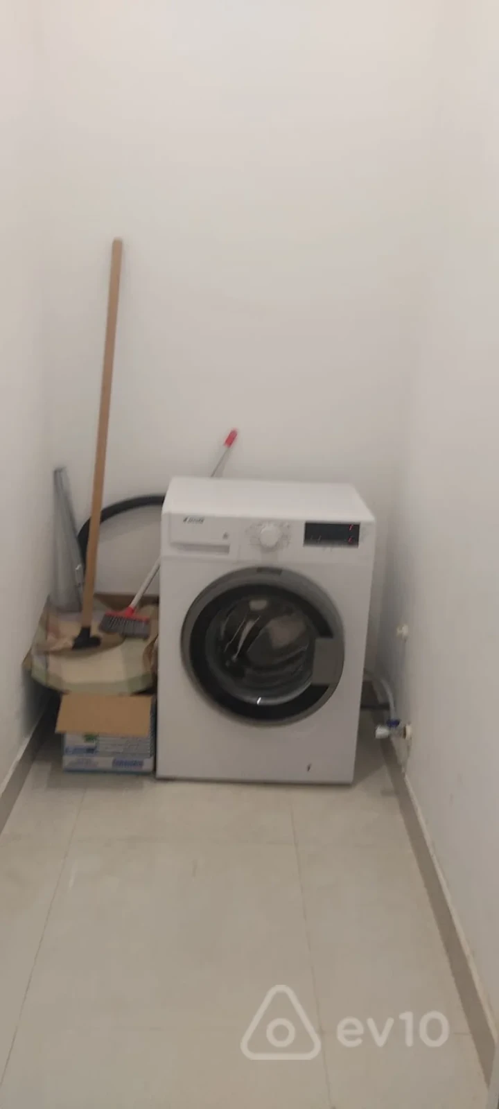 Kirayə verilir 3 otaqlı yeni tikili 170 m²