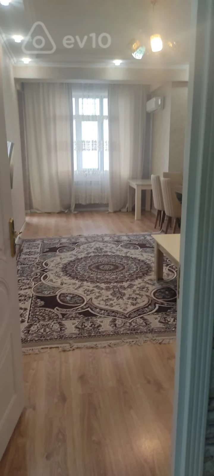 Kirayə verilir 3 otaqlı yeni tikili 170 m²
