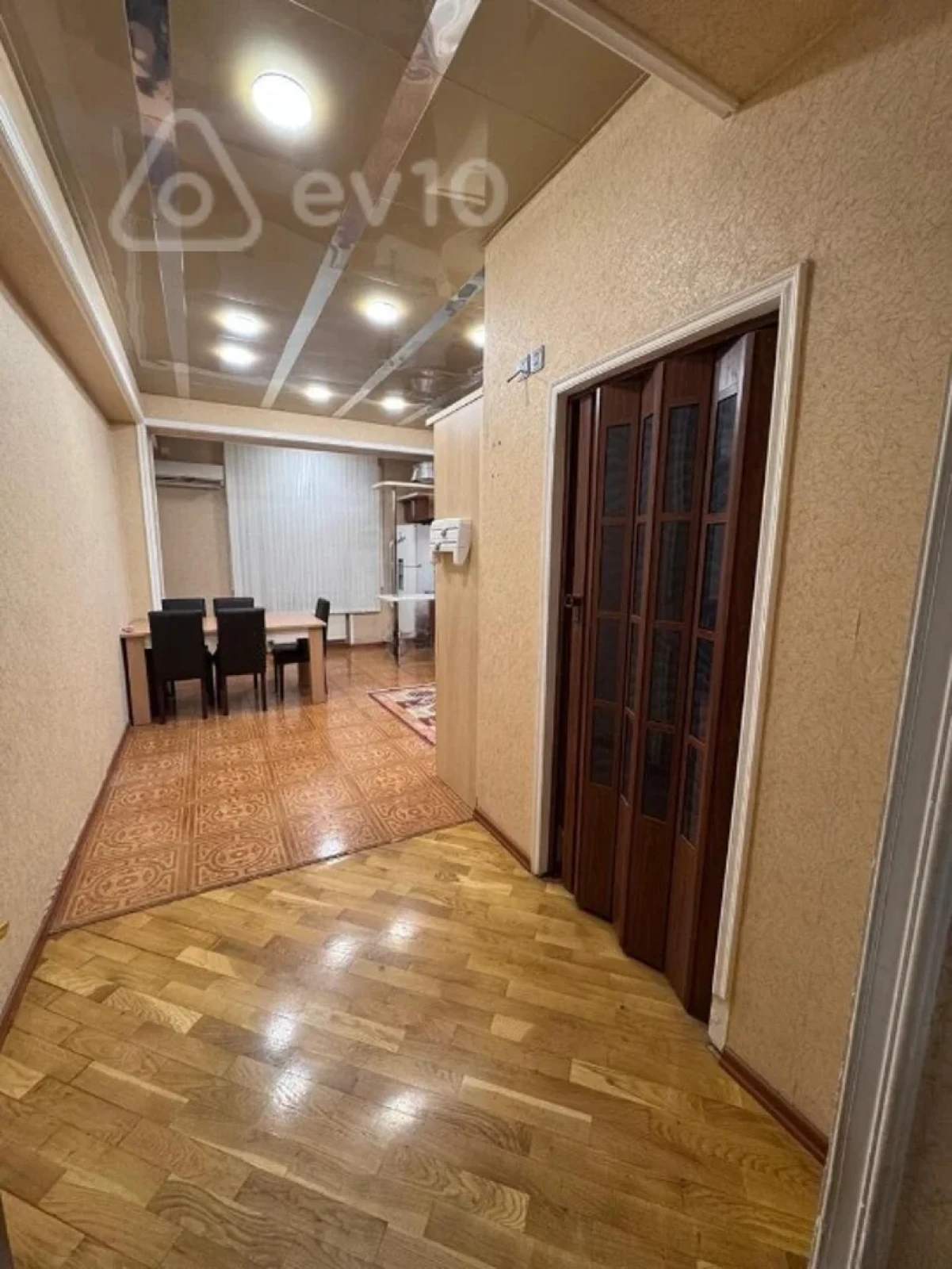 Kirayə verilir 3 otaqlı yeni tikili 140 m²