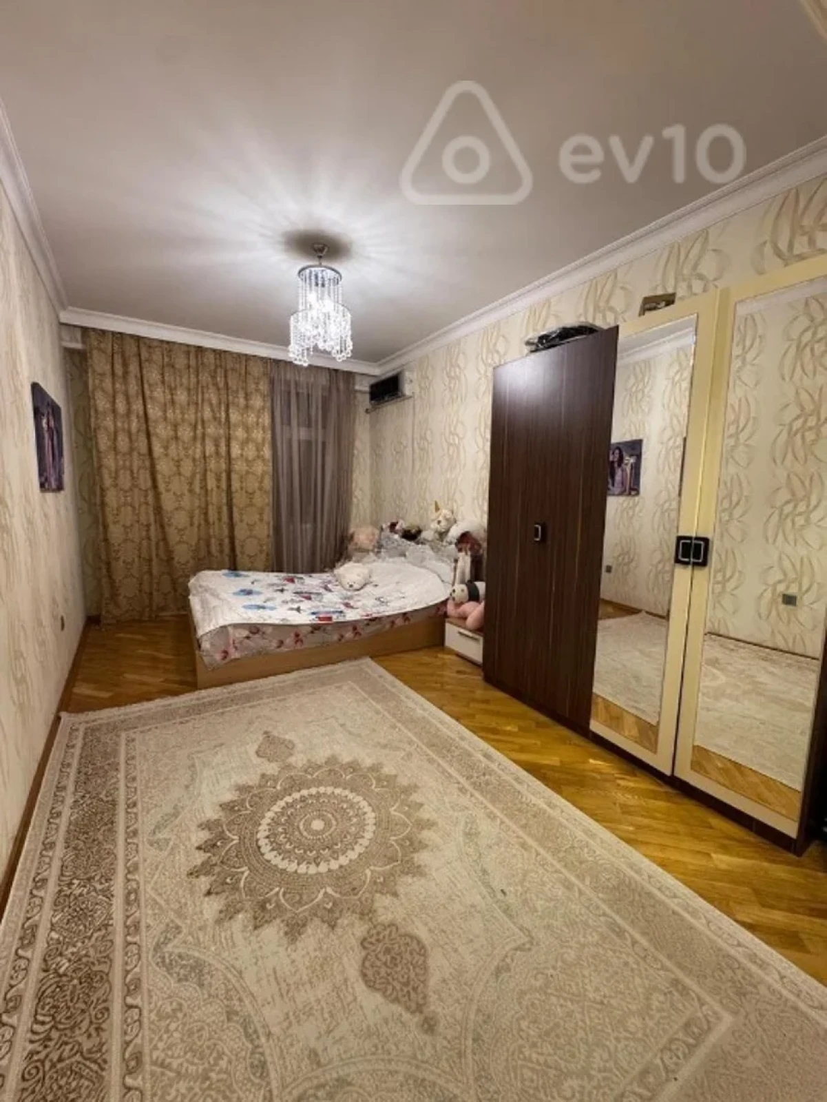 Kirayə verilir 3 otaqlı yeni tikili 140 m²