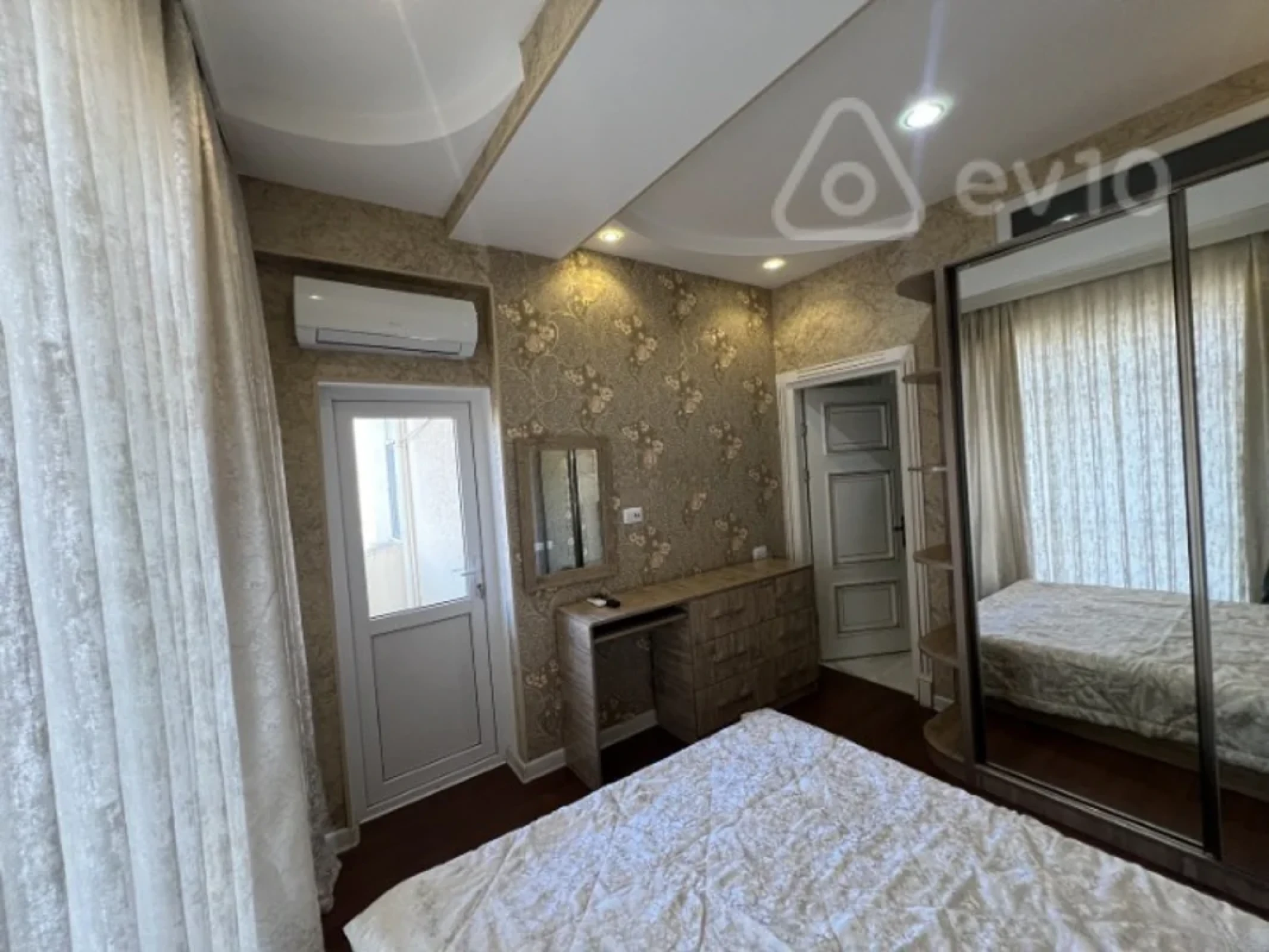 Kirayə verilir 3 otaqlı yeni tikili 85 m²