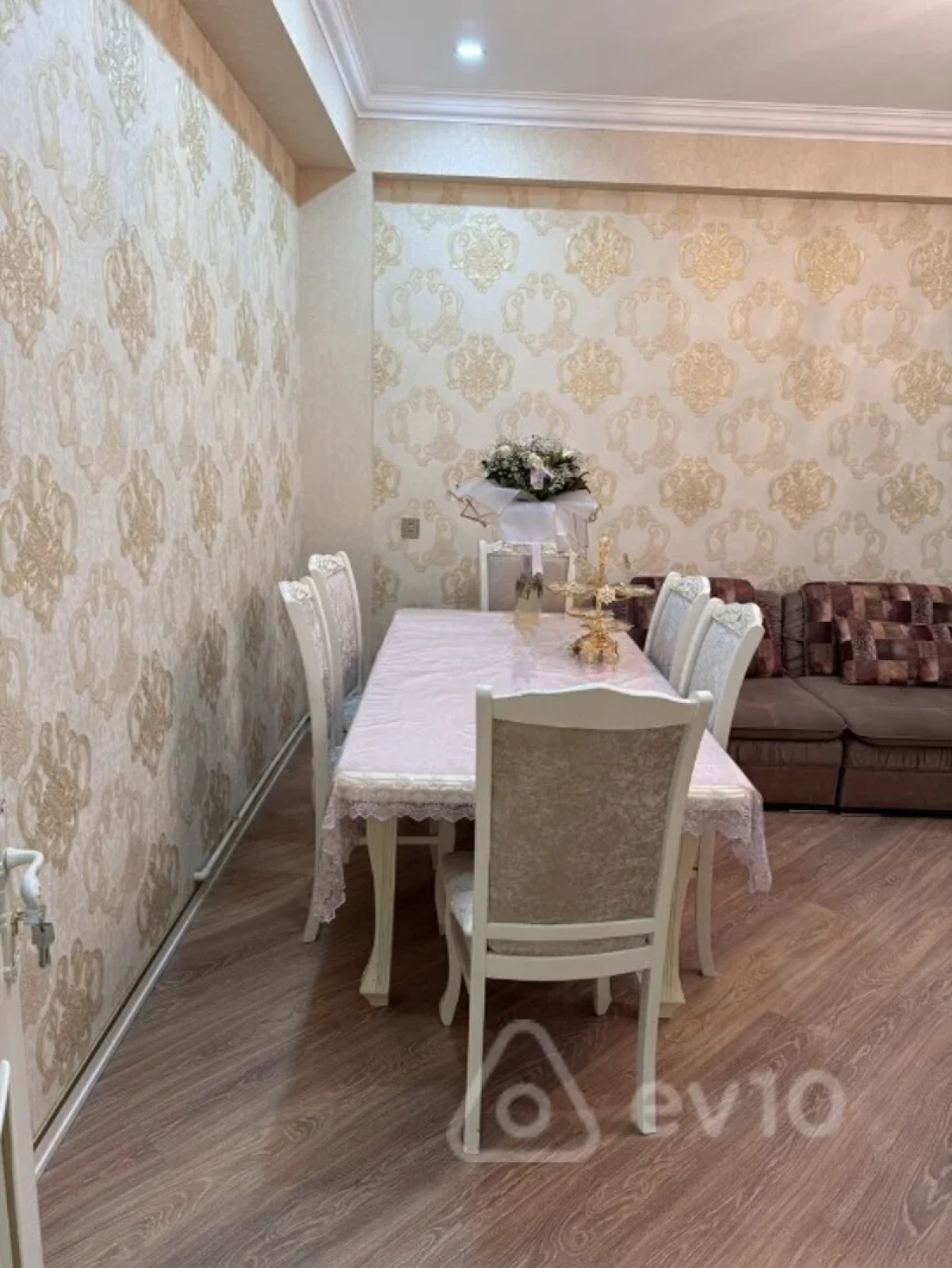 Kirayə verilir 2 otaqlı yeni tikili 70 m²