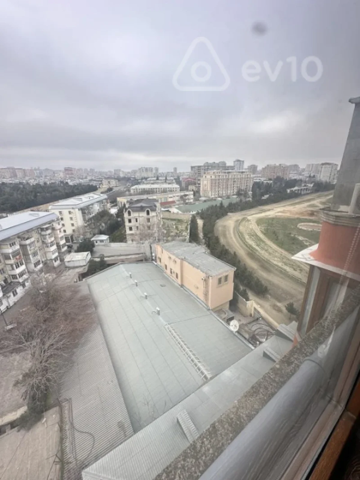 Kirayə verilir 4 otaqlı yeni tikili 230 m²