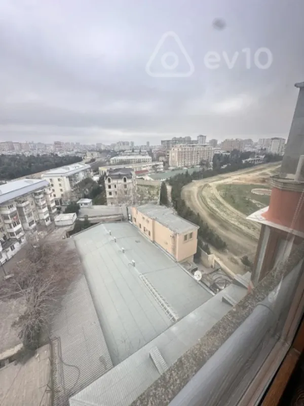 Kirayə verilir 4 otaqlı yeni tikili 230 m²