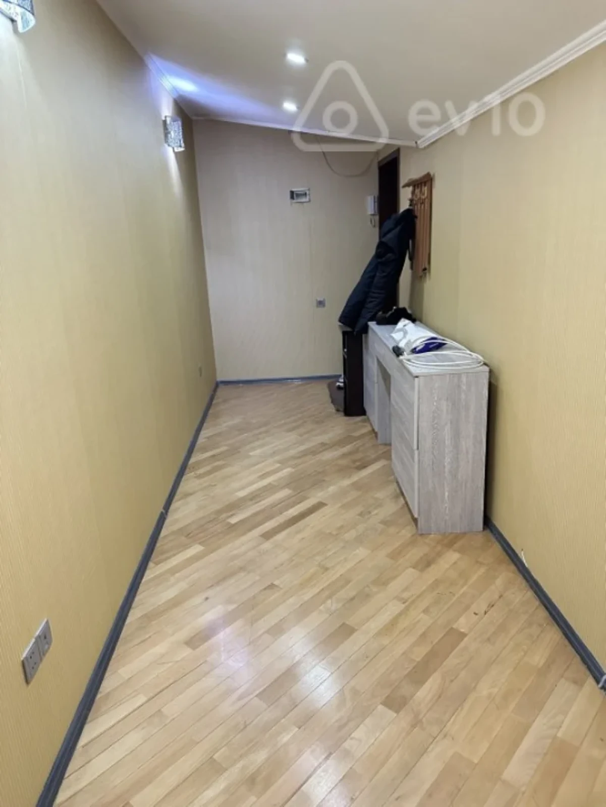 Kirayə verilir 4 otaqlı yeni tikili 230 m²