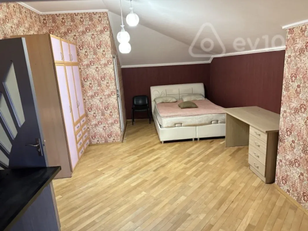Kirayə verilir 4 otaqlı yeni tikili 230 m²