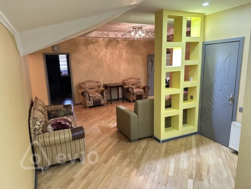 Kirayə verilir 4 otaqlı yeni tikili 230 m²