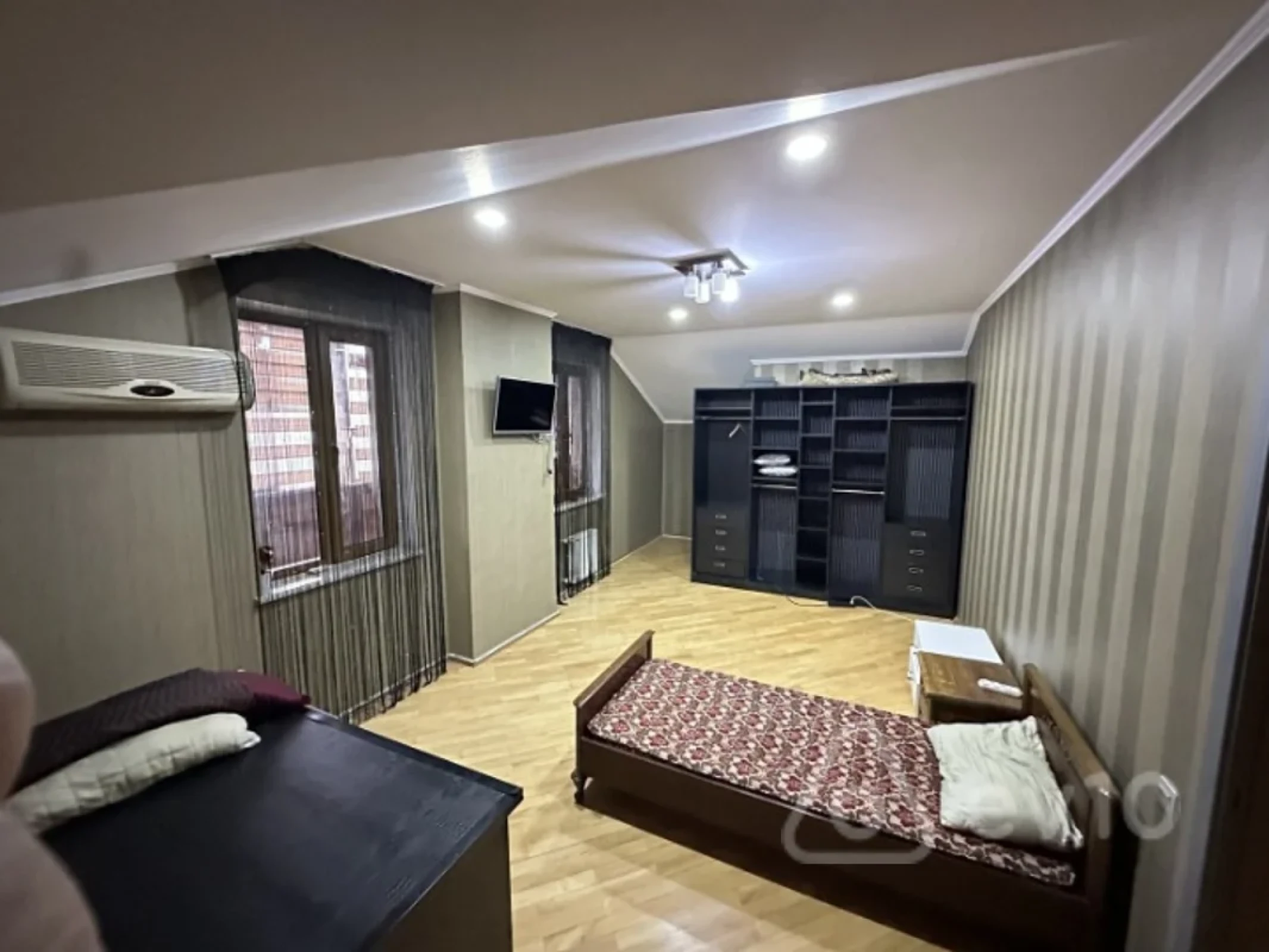 Kirayə verilir 4 otaqlı yeni tikili 230 m²