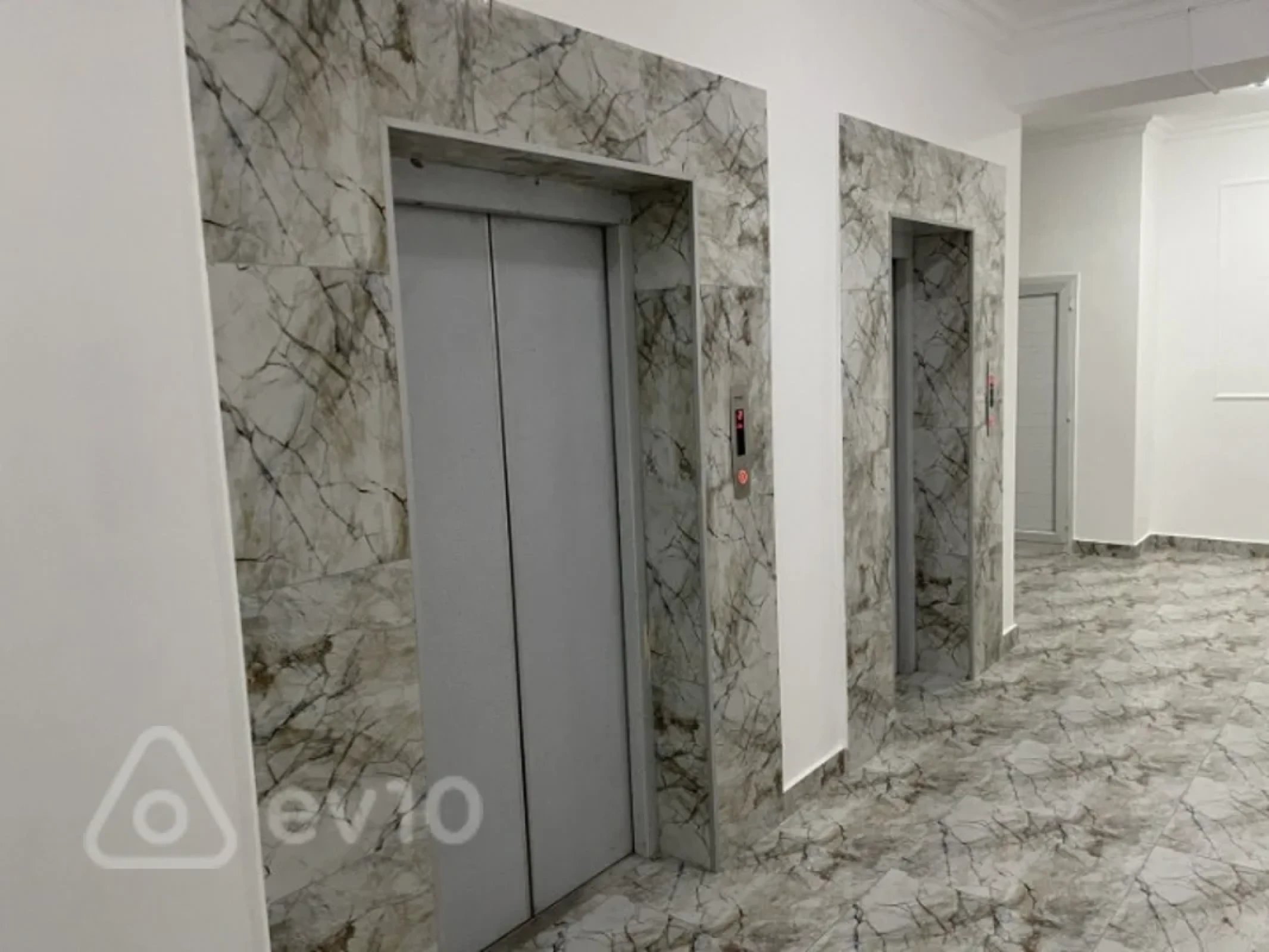 Kirayə verilir 4 otaqlı yeni tikili 140 m²