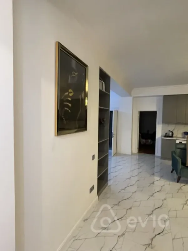 Kirayə verilir 4 otaqlı yeni tikili 140 m²